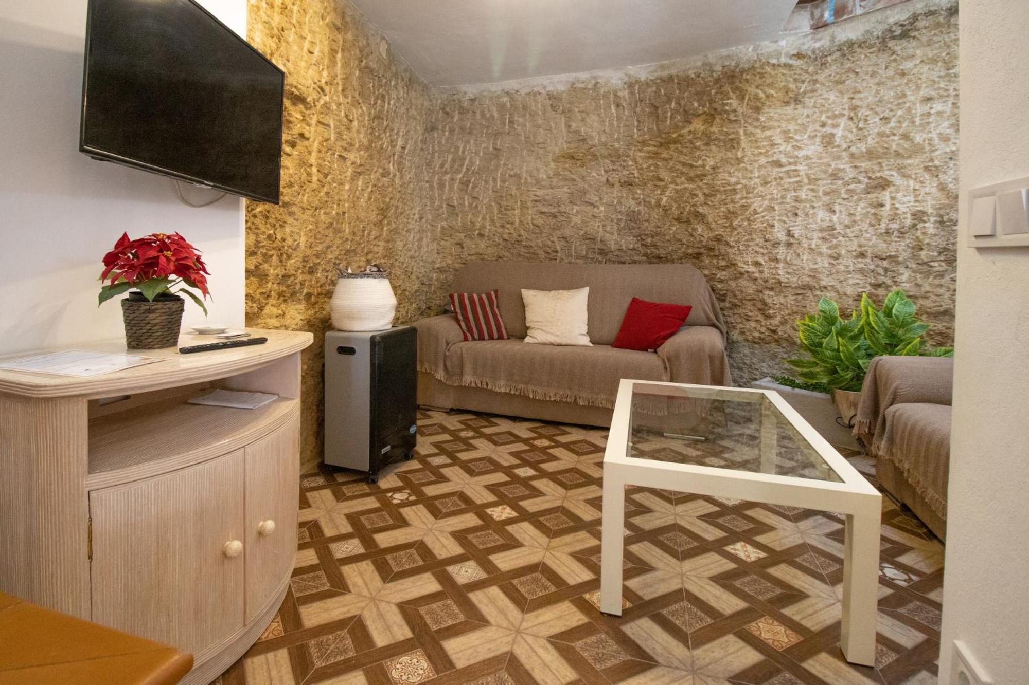 Casa Aveda * Setenil De Las Bodegas